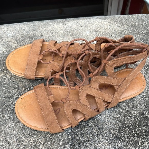 Tan sandals - Picture 3 of 5